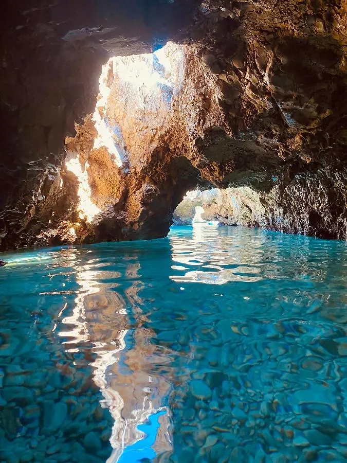 Konukevi Il Moro Otel Carini