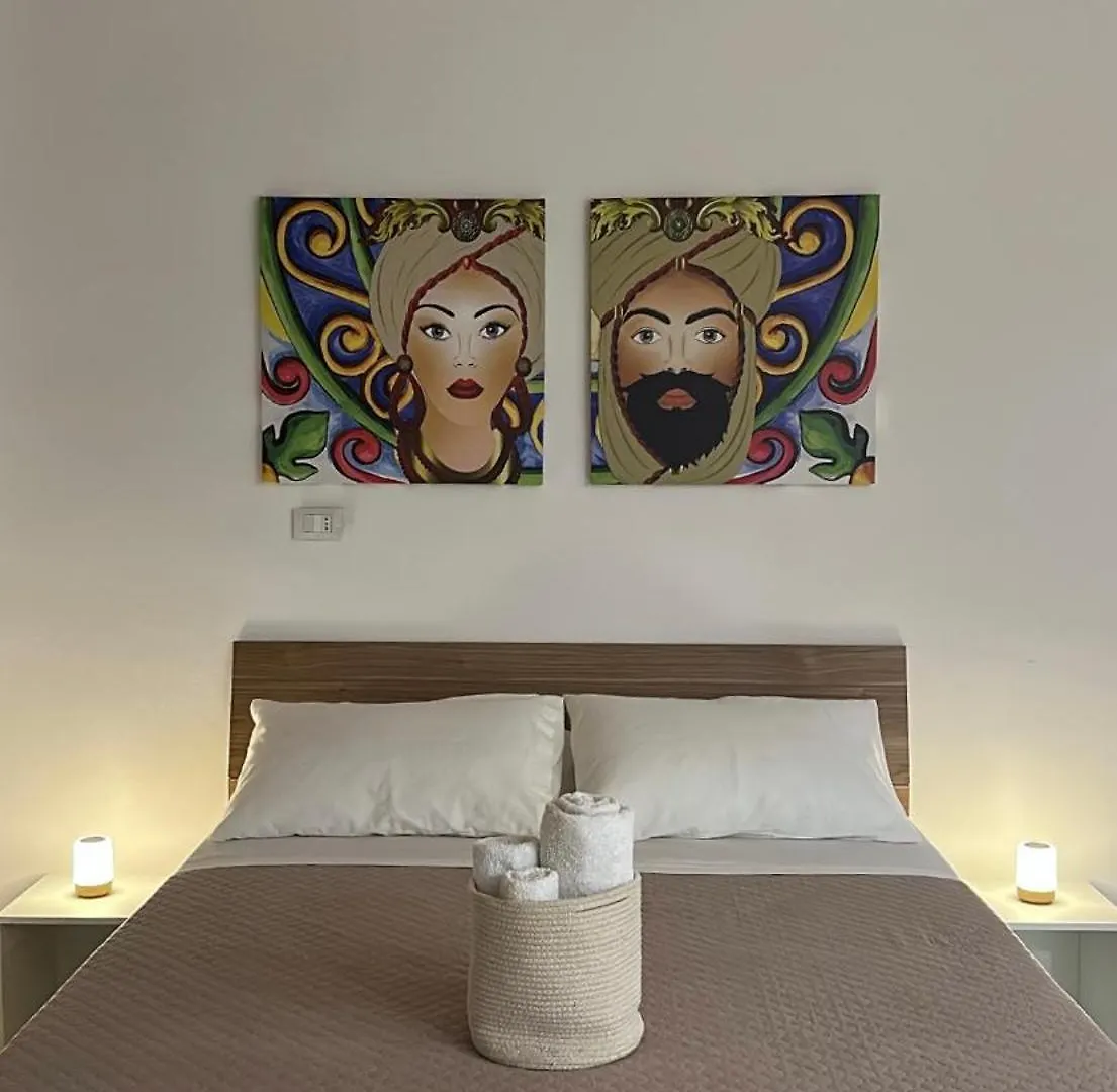 Il Moro Otel Carini 0*,  İtalya
